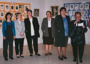 La Maria inaugurant una exposició de la Unió de Dones